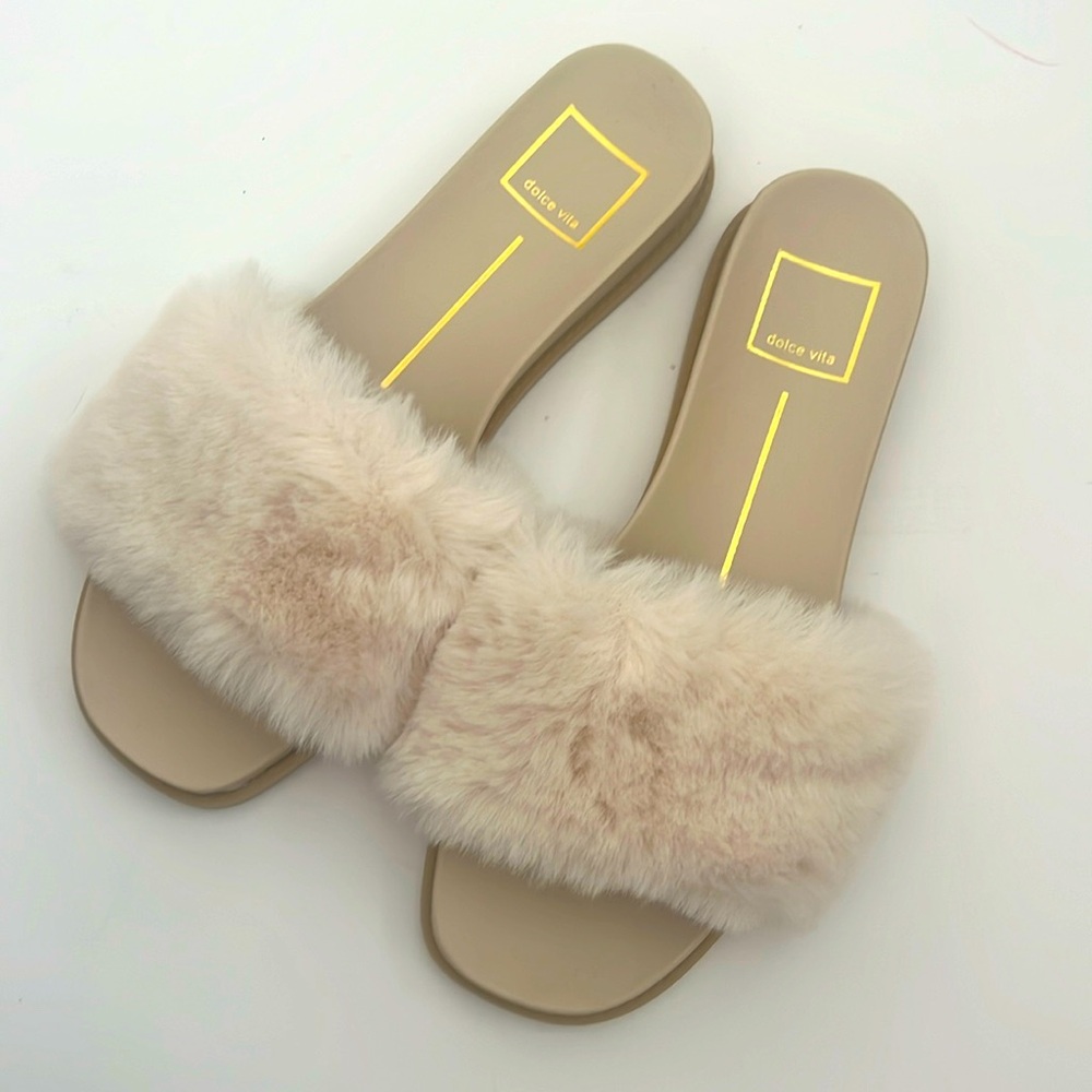 Dolce vita furry sandals size 8